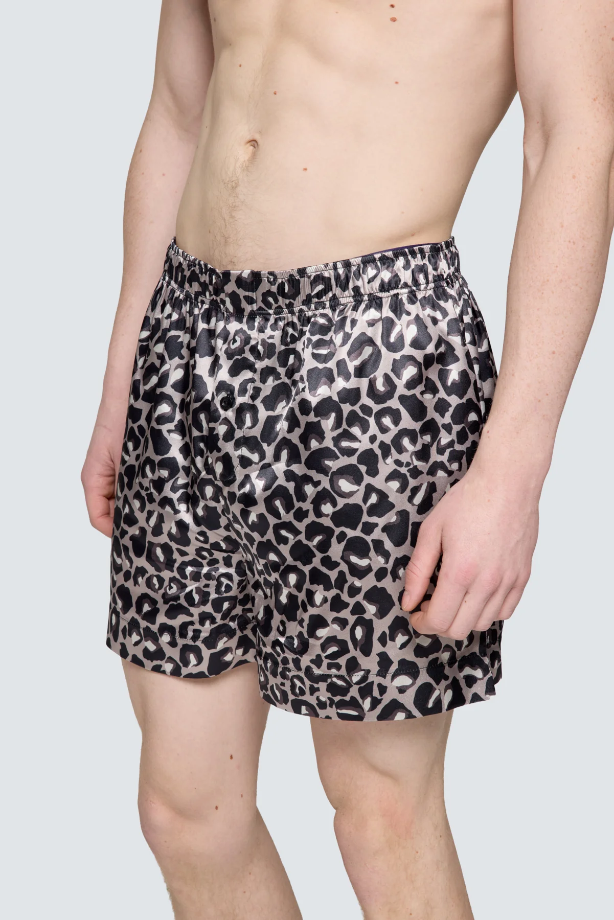 Desenli Erkek Saten Şort - Silky Leopard - Image 6
