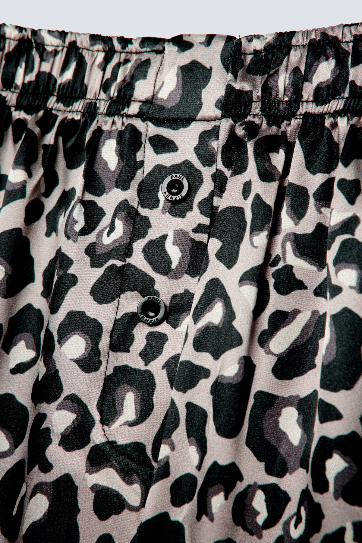 Desenli Kadın Saten Şort - Silky Leopard - Image 4